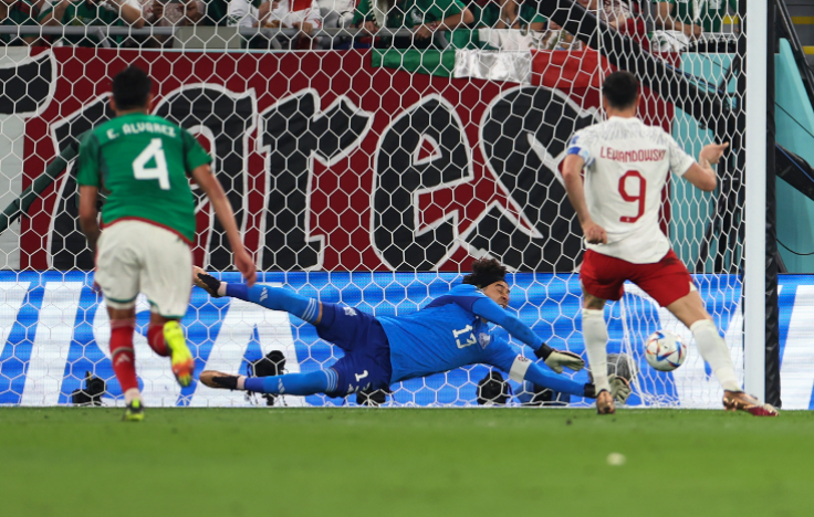 18世界杯墨西哥爆冷（真的墙！零封“世一锋”，“墨西哥吴镇宇”再度上演冲上云霄）