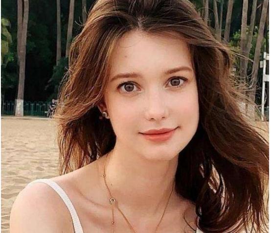 浙大校花酷似“奥黛丽赫本”，高颜值引发热议，是心动的感觉