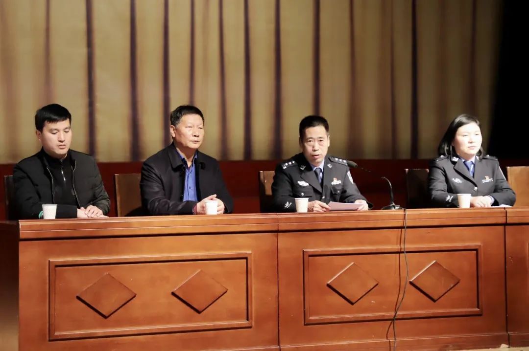 ��������Э��ϯ�Ÿ���һ�е���ʮһѧУ����Ԥ��δ�����˷��﹤��