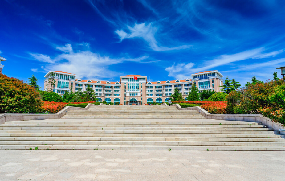 “末流985”VS“顶级211”谁更强？过来人：两财一贸比兰大高50分