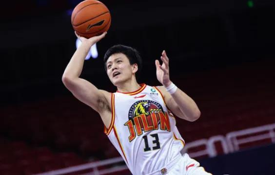 cba選秀名單哪個比較強</h2>

<p>　　姜宇星:出身于河南鄭州，來著于河南的青訓隊，在中國次級聯賽效力之后于2018年參加CBA的選秀并當選狀元，在這3個賽季中姜宇星每個賽季（除第一個賽季）的有著場均15分的數據，獲得過3次周最佳球員并且入選過全明星。</p>

<p>　　<img alt=
