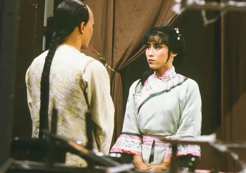 港剧经典《侠女十三妹》黄杏秀、翁美玲版