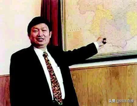 公路巨贪卢万里落马记：三年敛财近6千万，自称是人格分裂的人