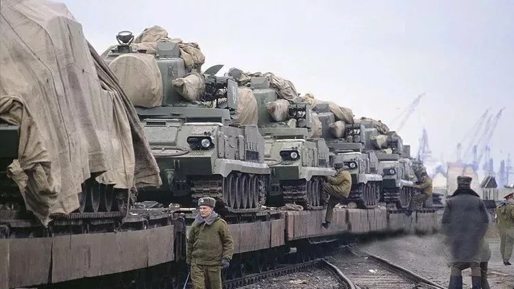 ����۾�������˹Ӫ��ս��Ⱥʵս���֡����衱�����й��к���ʾ��