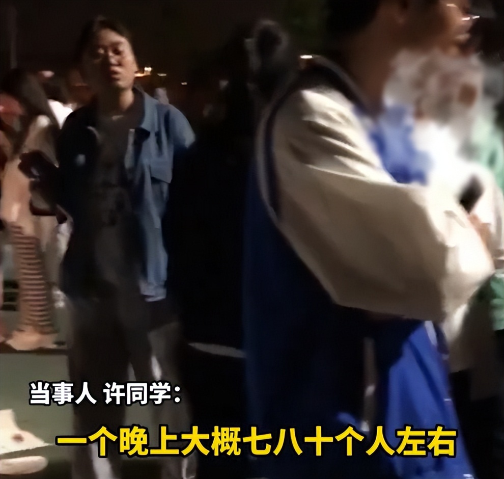 浙江一男大学生校园摆摊，引大量女生跃跃欲试，却说一般不按女生