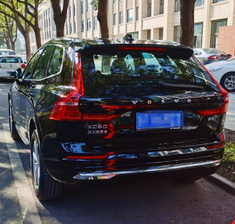 沃尔沃XC60安全又性价比高，我劝你别只看优点，3大缺点才是硬伤