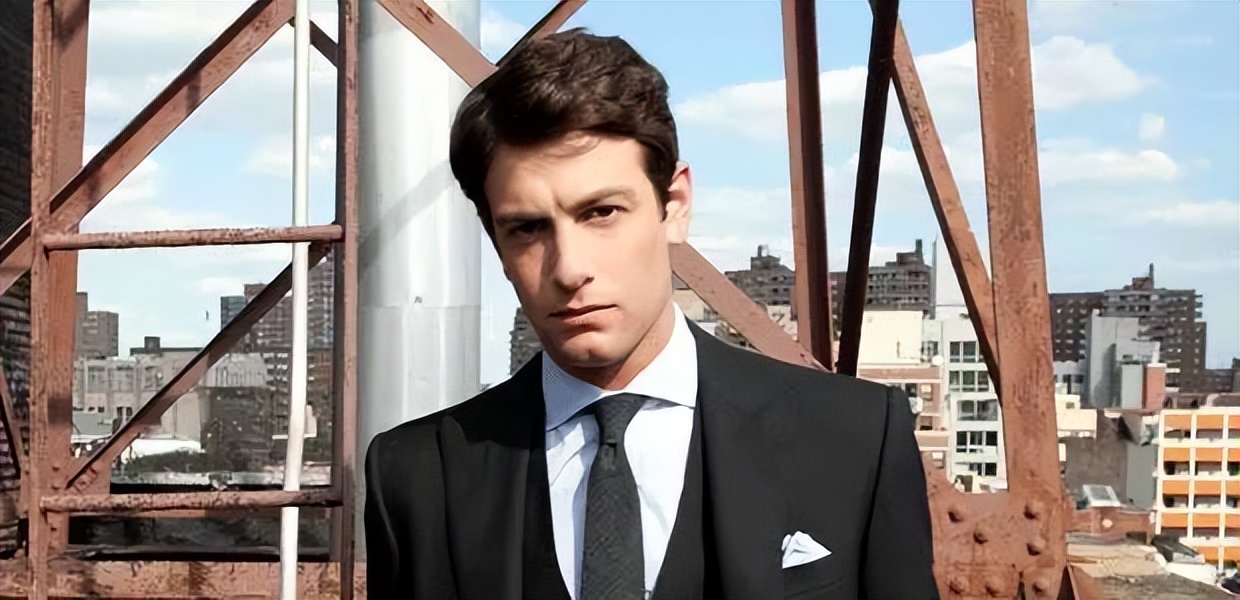 伊万卡的“苦命”妯娌：超模小KK年入千万，依然入不了婆家的法眼