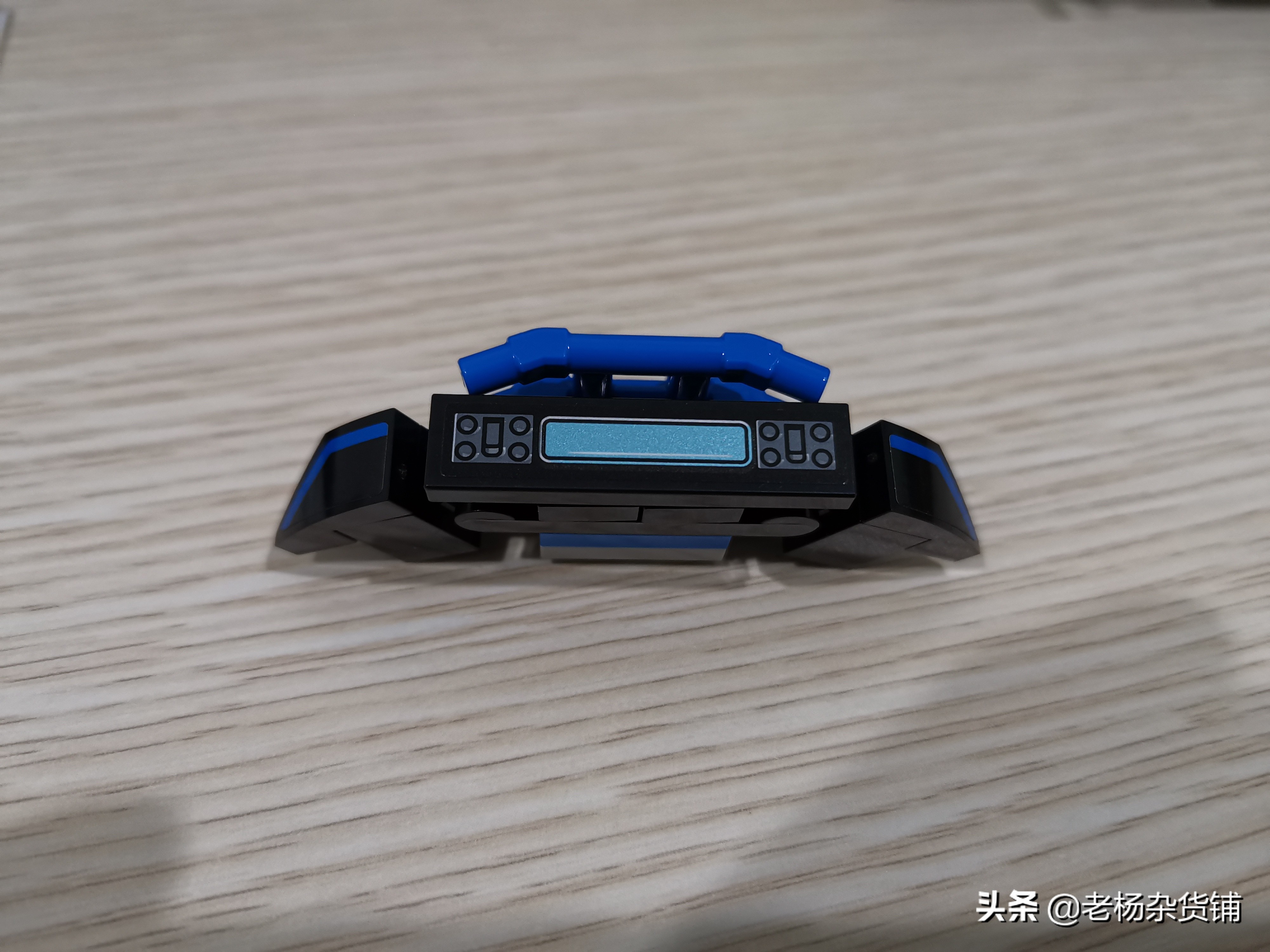 LEGO超级赛车系列76905福特GT和BroncoR开箱简评