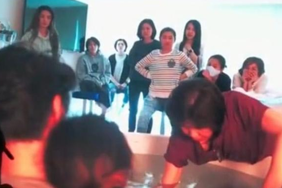 Ella陈嘉桦：假小子变得女人味十足，产房围观生产引争议？