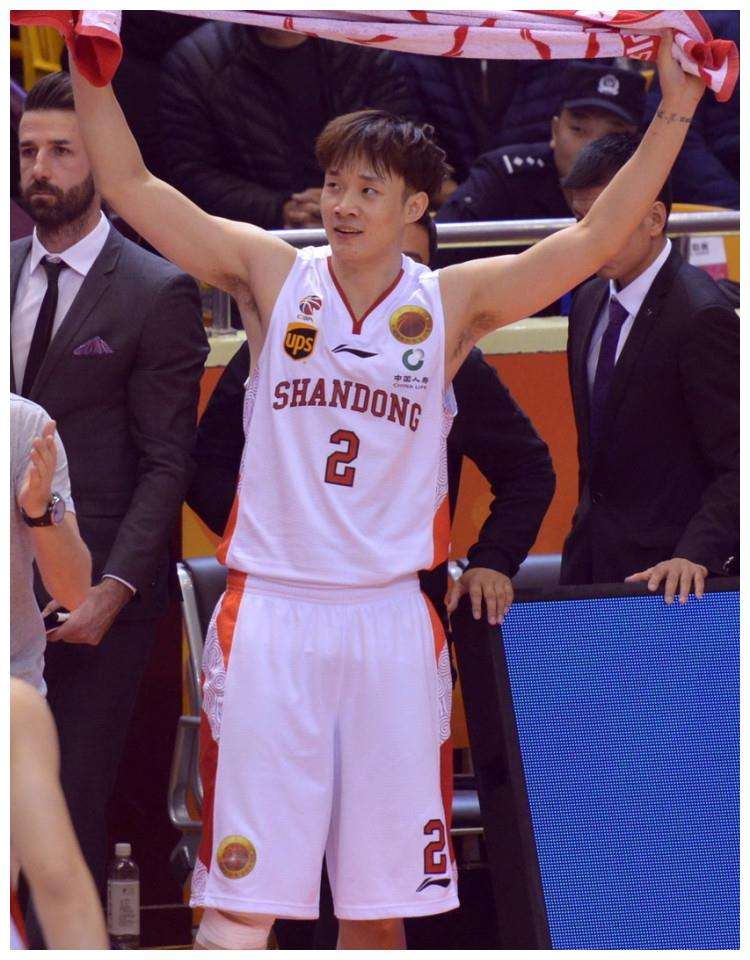 nba中哪些球员有髌腱炎（从此你我皆为过往！但，四字外援那颗倔强的心没有死）