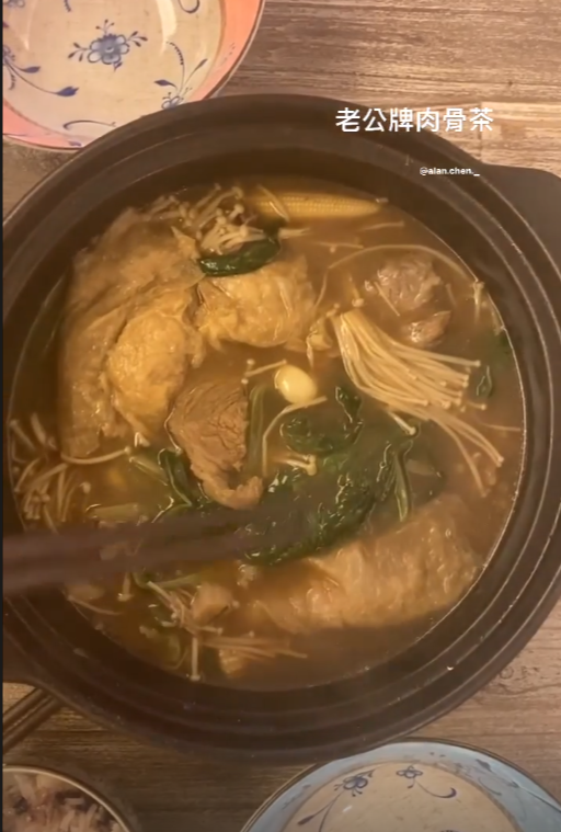 Alan下厨为老婆做美食，陈乔恩晒照高调秀恩爱，婚后被宠成公主