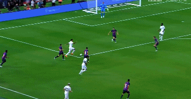 皇马巴萨打架视频（皇马巨星遭巴萨3连铲，20人冲突！吕迪格要干架，场面混乱）