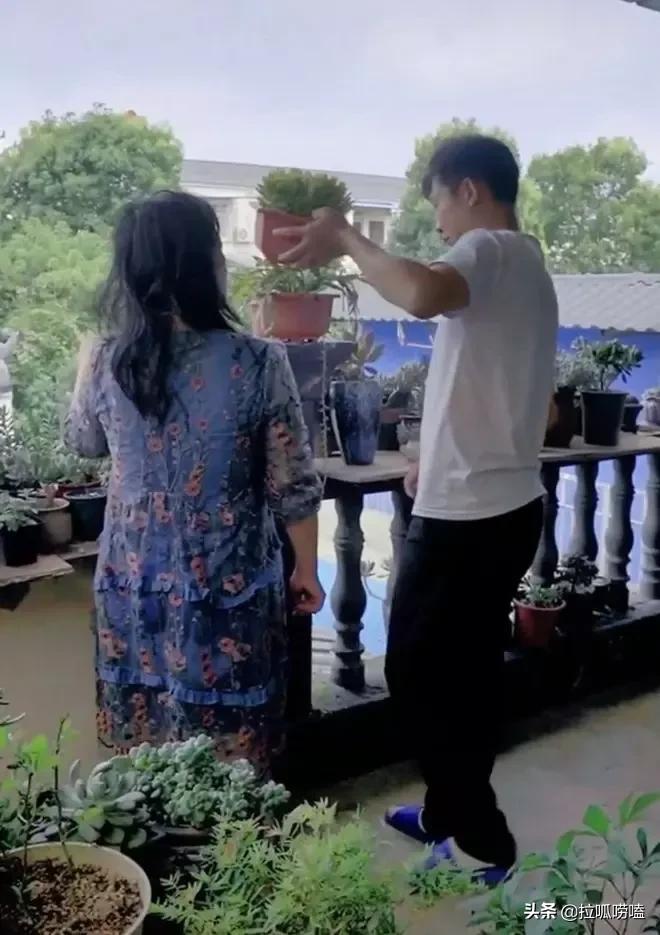 余秀华回应没有与杨复合，自媒体不要带偏节凑