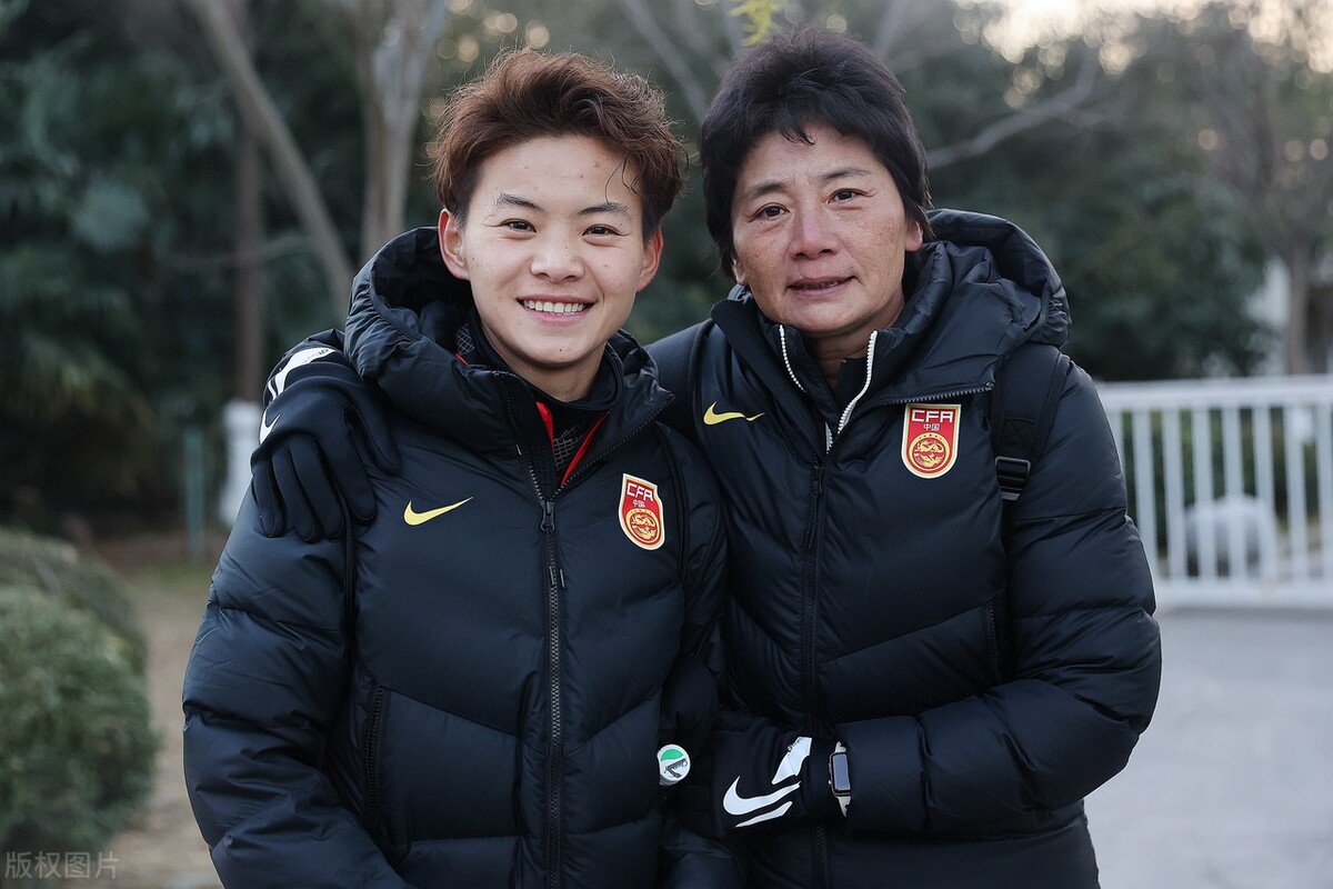 女足得了亚洲杯冠军进世界杯了吗（中国骄傲！中国 女足击败韩国获得亚洲杯冠军！进军世界杯）