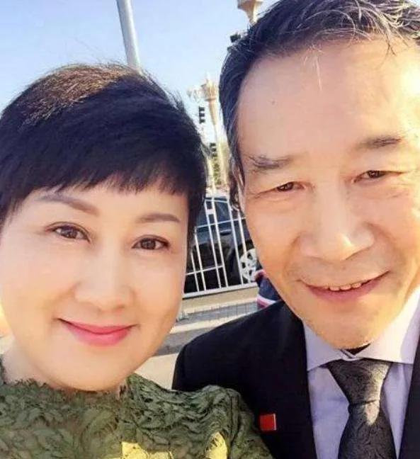 在香港回归暨七一党的生日盘点和祝福一下结发成钻的结发夫妻