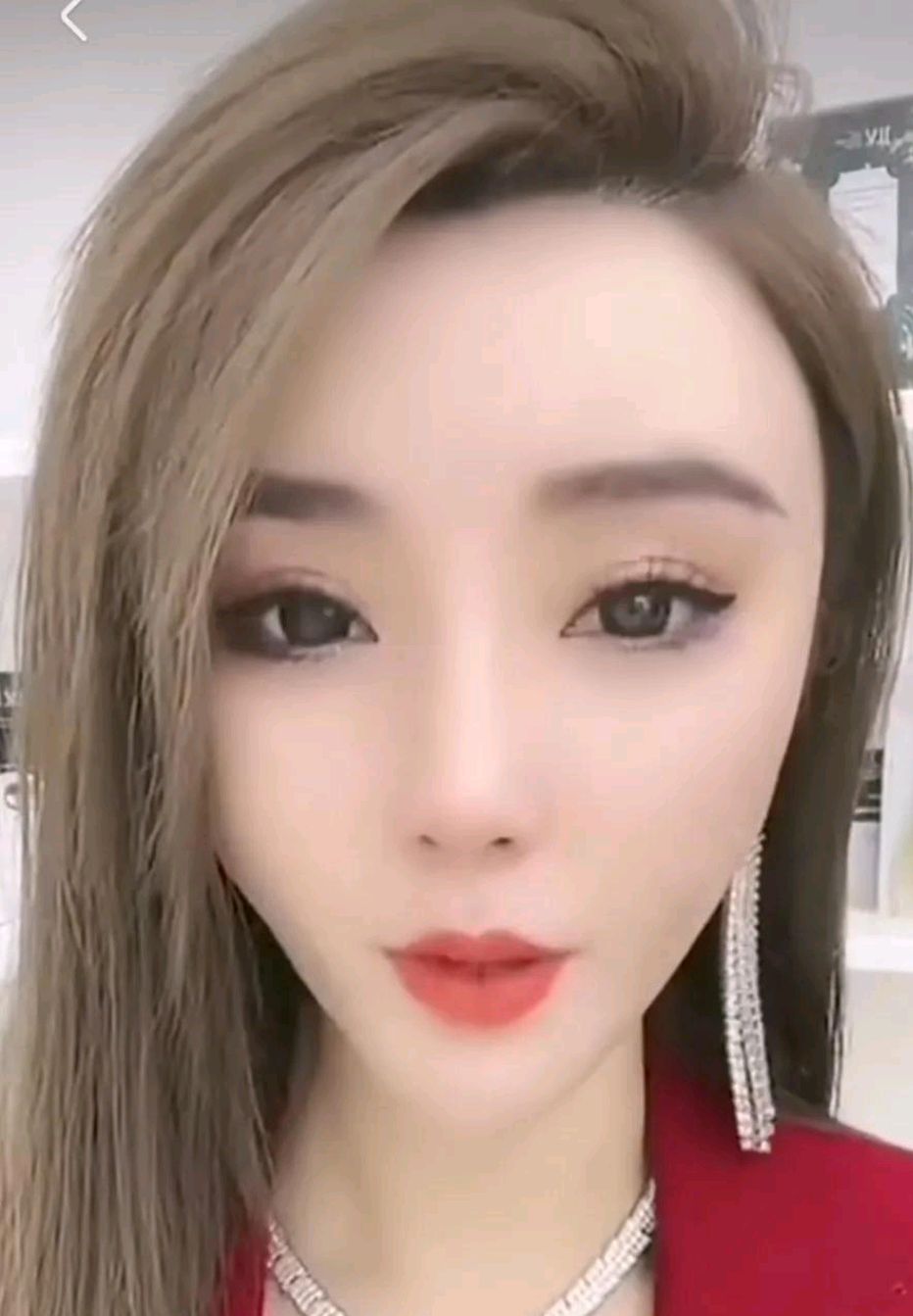 偷税漏税被罚6000万,驴嫂平荣悄然回归