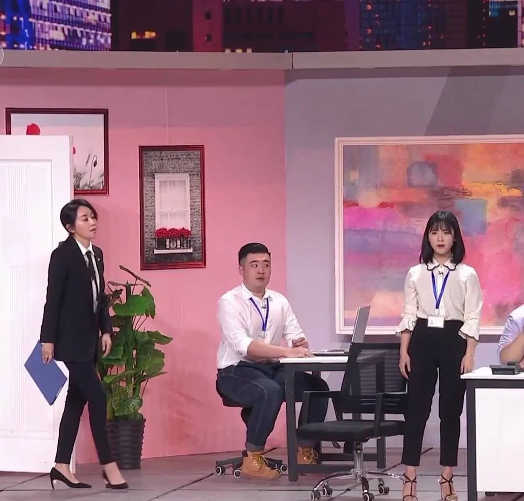 闫妮的“大妈味”、赵丽颖的“土气”，这8位女星，如今判若两人