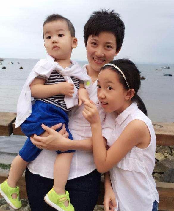 央视“名嘴夫妻”：鲁健与郑天亮分居的苦乐年华，风光背后有心酸