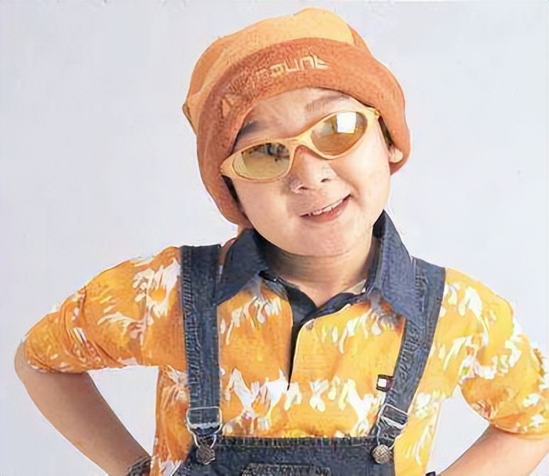 鬼马童星谢昀杉:6岁出道3次上春晚,今无戏可拍,相亲被嫌太丑