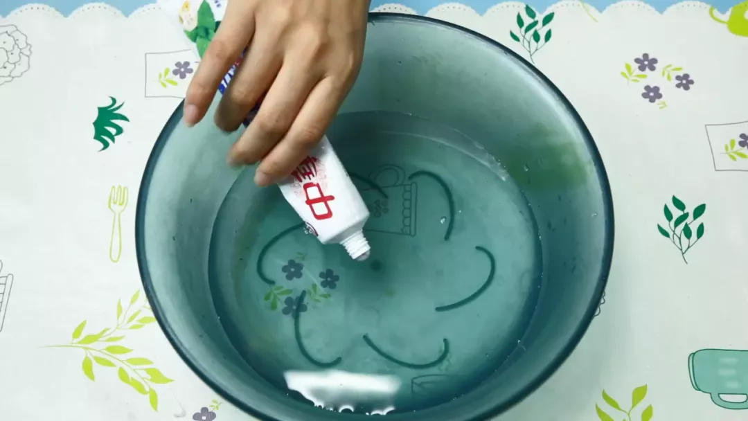 眼鏡再臟也別急,只要這個步驟,干凈透亮,比眼鏡店里洗得還干凈