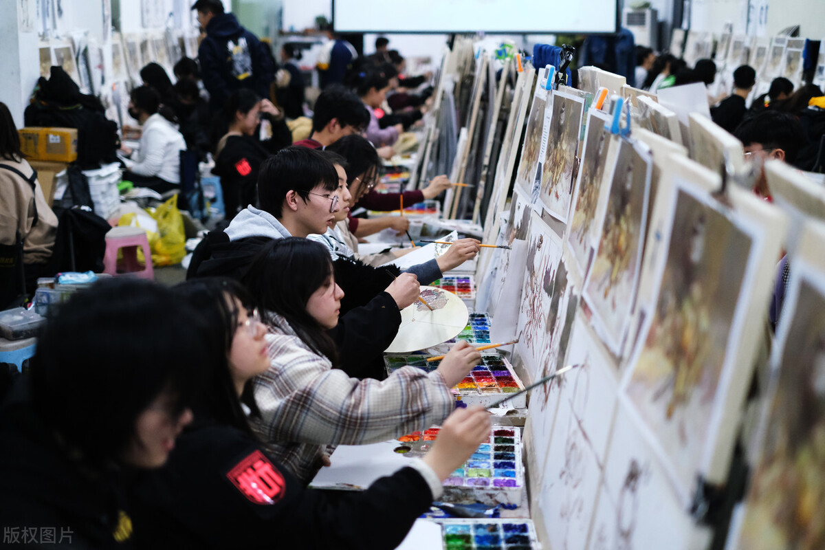 美术生高考分数怎么算（安徽艺术生综合分多少才能上一本）