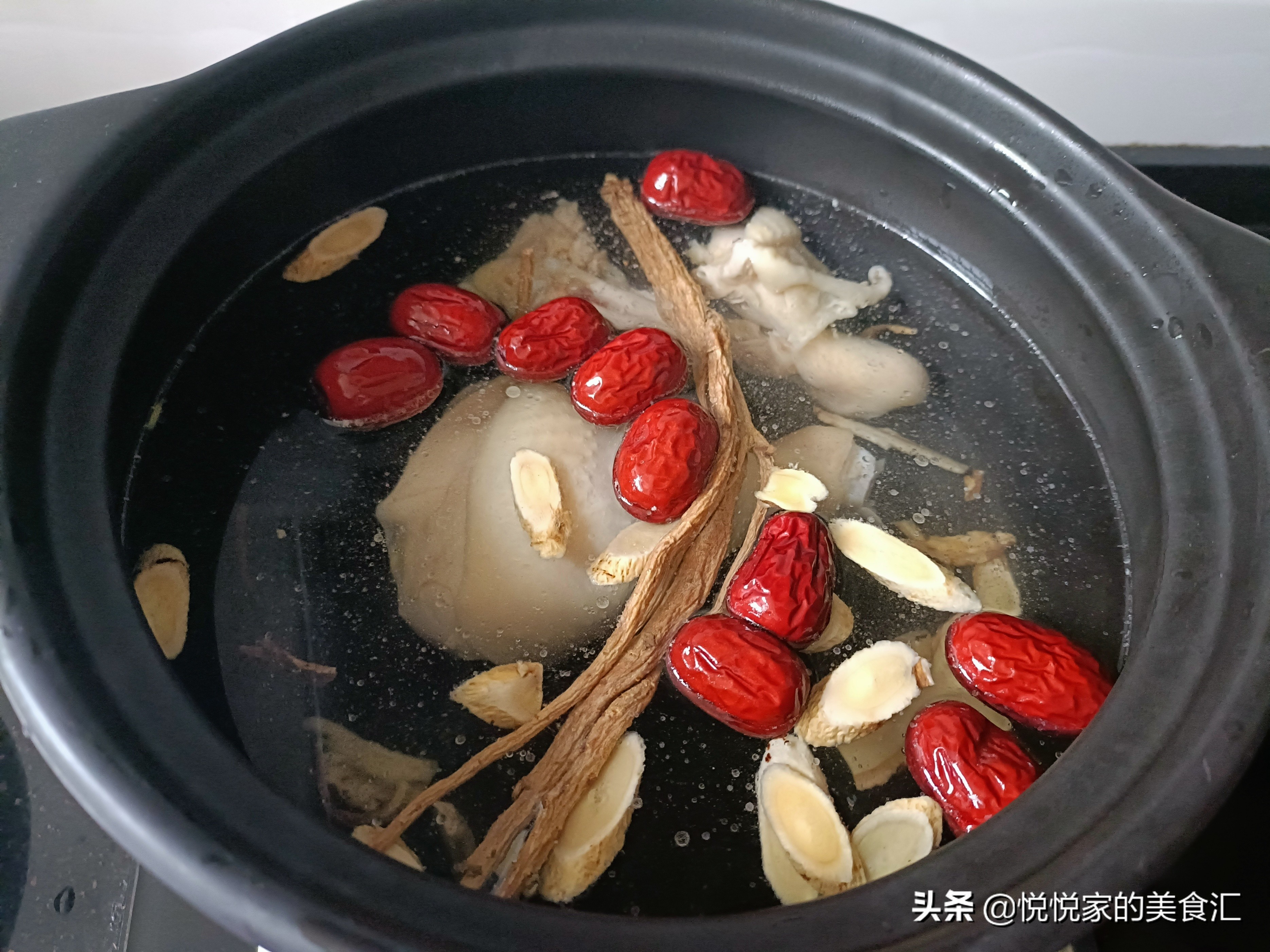 提醒女人：飲食上別虧待自己，沒事多喝這道湯，不溫不燥身體好