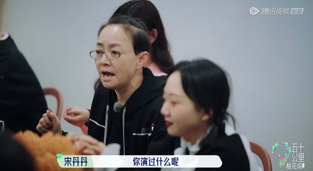 愣是靠个人能力帮(演一条狗，他拿了三个影帝)