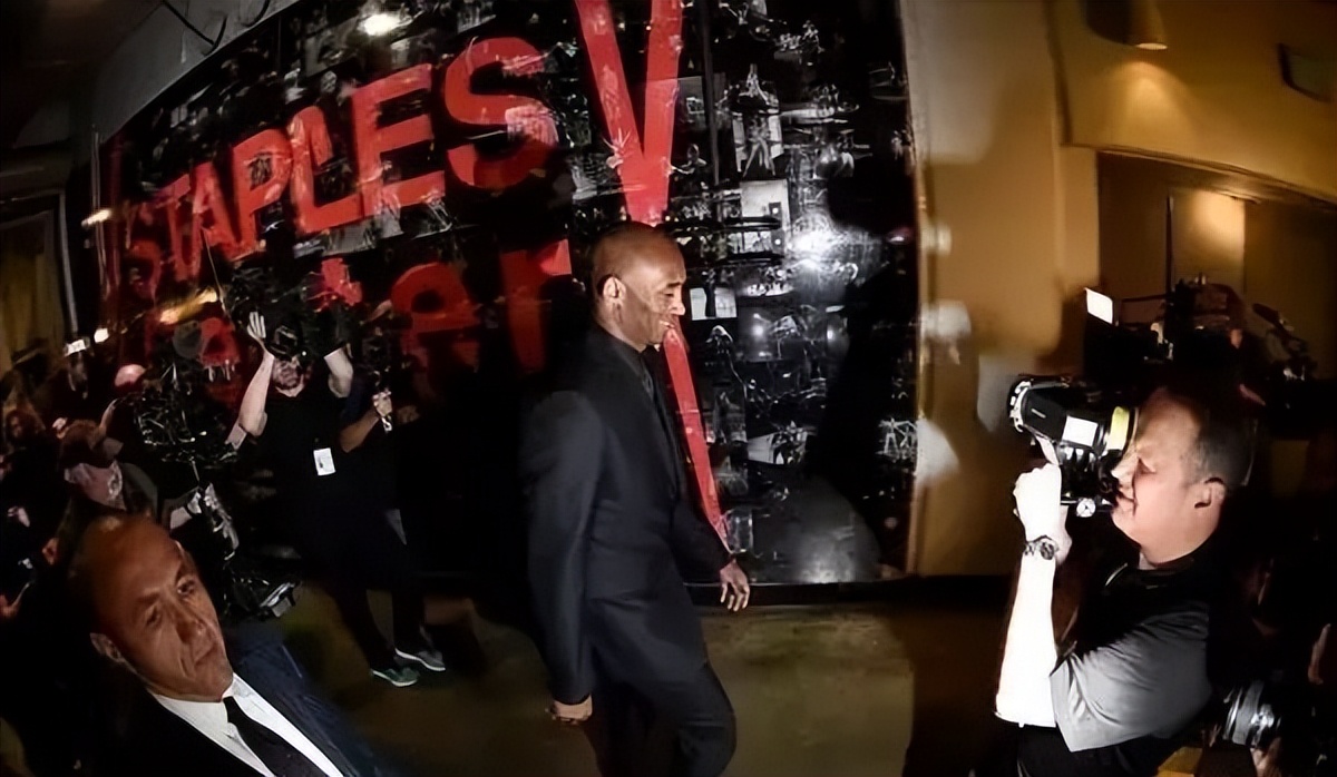 科比退役比赛回放（科比退役六周年，他和那场60分的表演，你还记得吗？）