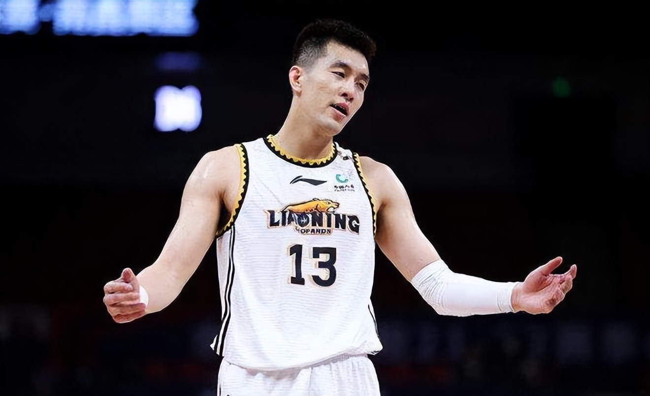 同时在下面的评论区里,郭艾伦本人也是留下了一些辽宁队不放他走的