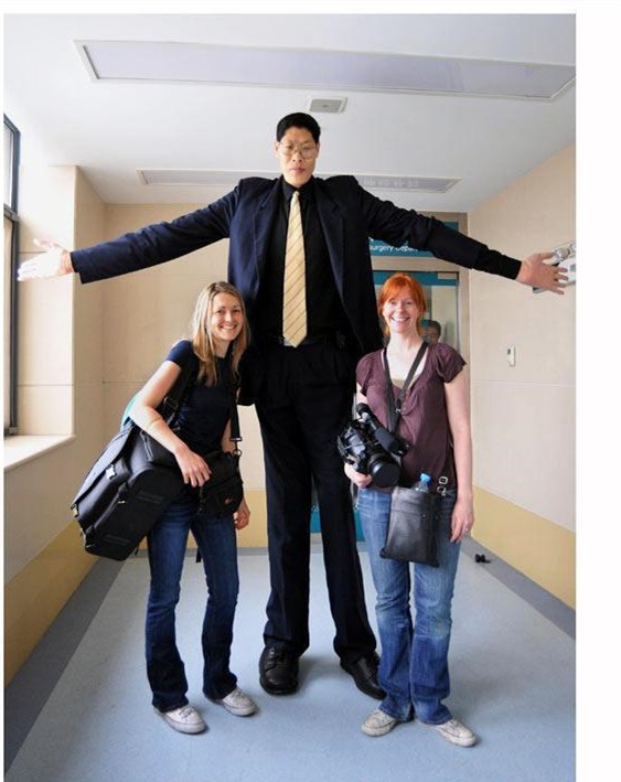 世界上最高的人是谁(盘点中国最高的巨人,身高2米48,堪称人类巅峰,却