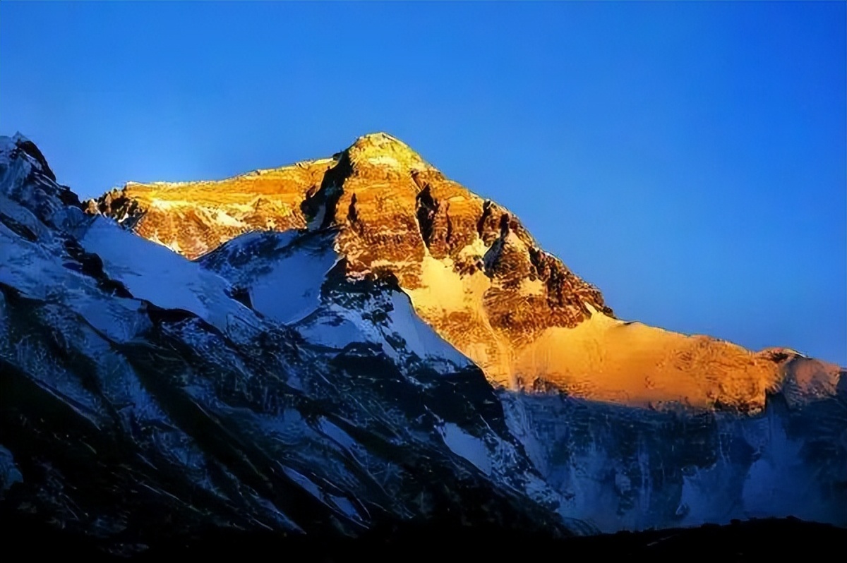 珠穆朗玛峰在哪个省(一半在中国、一半在尼泊尔，珠穆朗玛峰究竟是属于中国还是尼泊尔)
