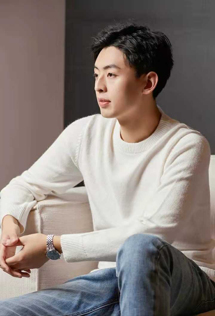 全网zui受欢迎的男士毛衣店铺推荐，保暖又简约，型男都爱穿