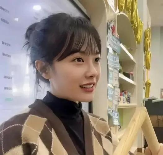 小黄老师一首“挖呀挖呀挖”，挖出了多少人的丑恶嘴脸
