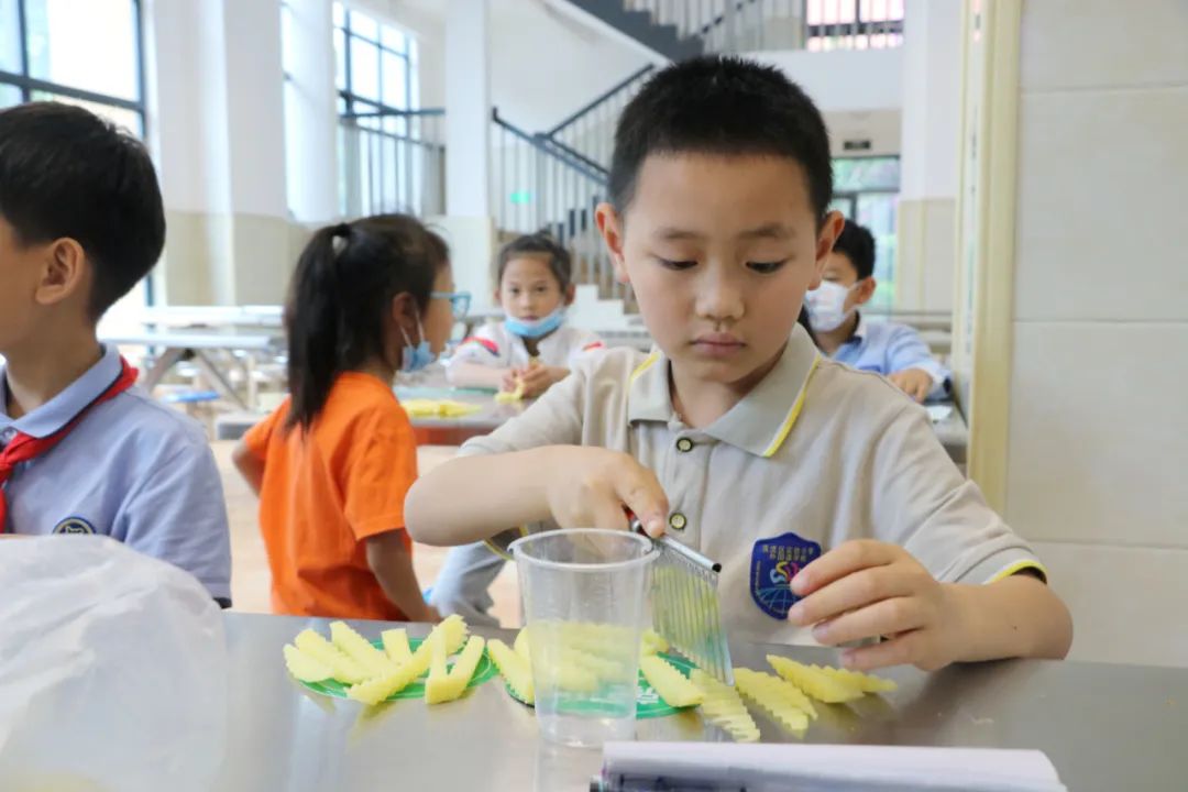 劳动之底色 幸福之源泉｜记双流区实验小学外国语学校劳动系列课程