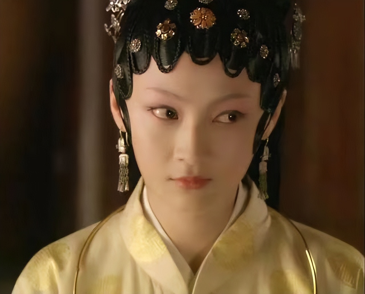 就在她以为自己稳操胜券时,导演却通知她扮演王熙凤.