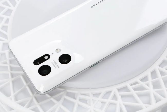 再攀顶峰 不止“一机双芯”——OPPO Find X5系列为未来影像定格局
