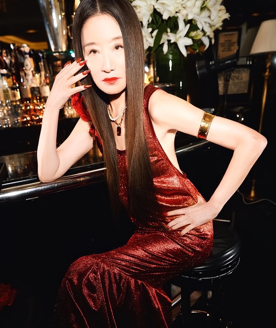 又嫩得像小姑娘