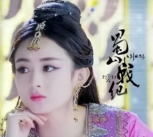 “尖嘴猴腮”别硬演公主，这8位女星告诉你，什么才叫金枝玉叶