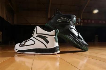 nba哪些人代言鞋子不贵（国内品牌签约的NBA球星一览，汤普森十年8000万美元性价比最高）