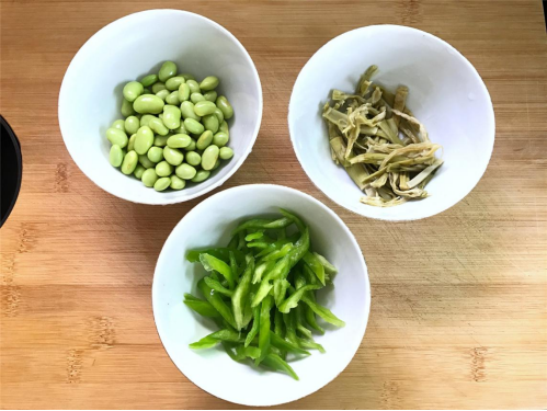 第一次这么吃牛蛙，肉质紧实鲜美，味道好极了