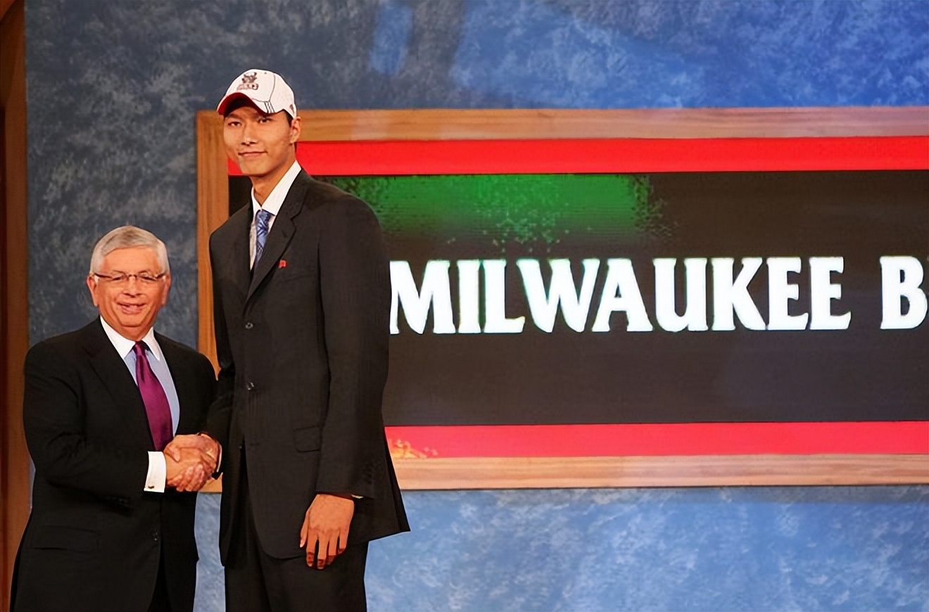 为什么易建联没有参加cba（雄鹿当年六号签选中易建联可谓非常重视，为何一年之后就放弃了？）-华海博客