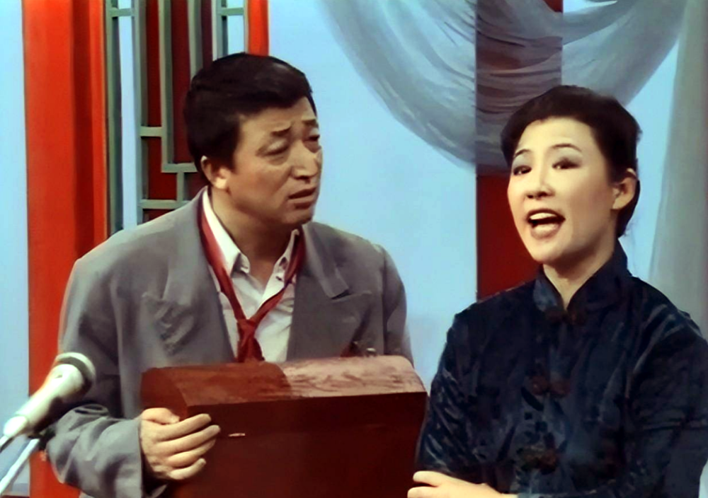 《恩爱夫妻》1987年,陈裕德荣登央视春晚,与王馥荔合作表演小品《恩爱