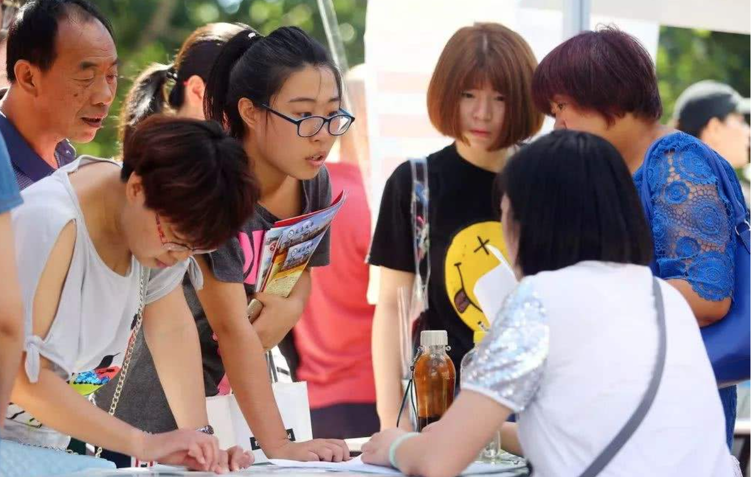 高考“无声考场”规定有调整，学生不能戴有框眼镜？要提前了解