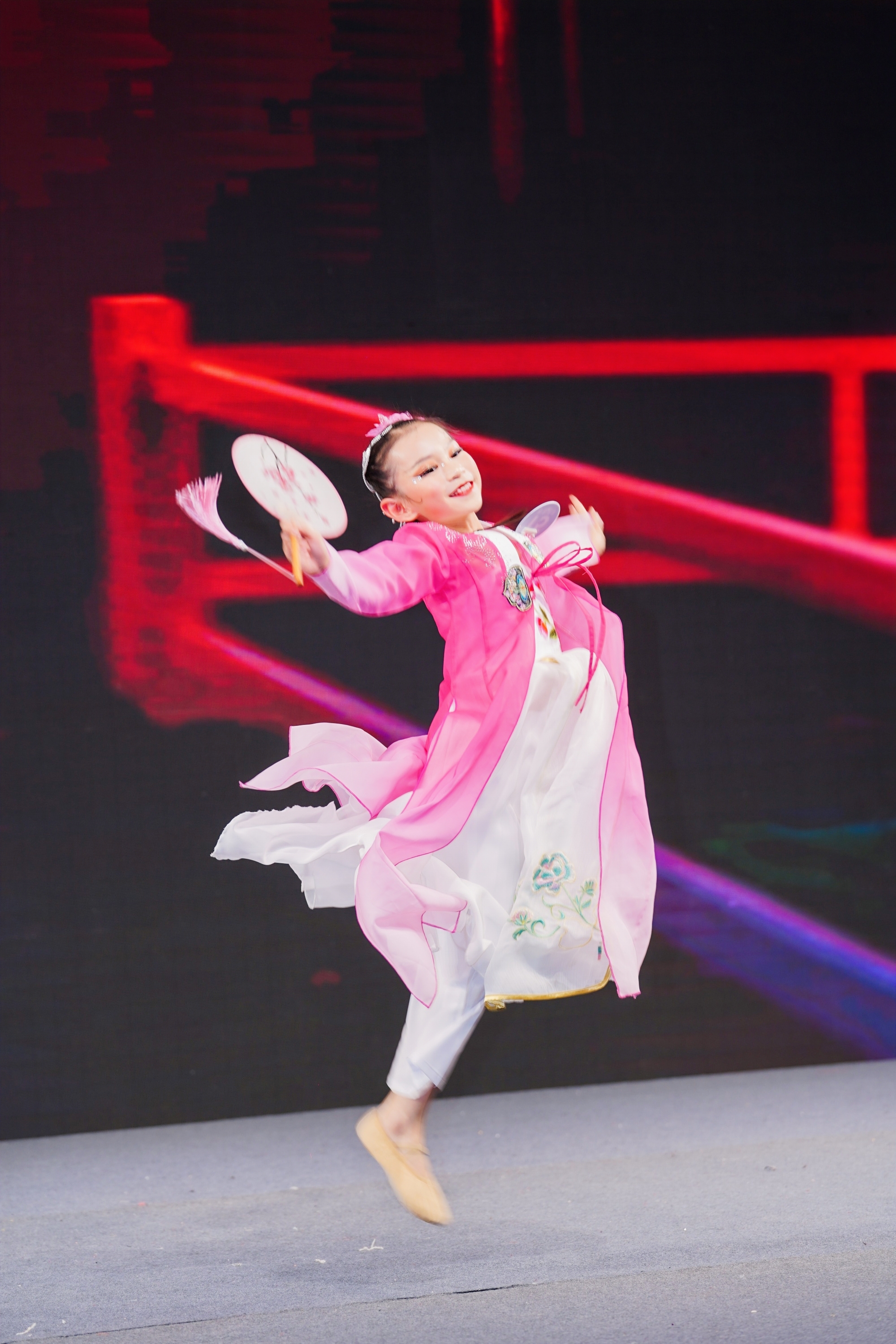 元旦献礼！舞林新生代广州赛区8场海选赛在白云万达成功举办