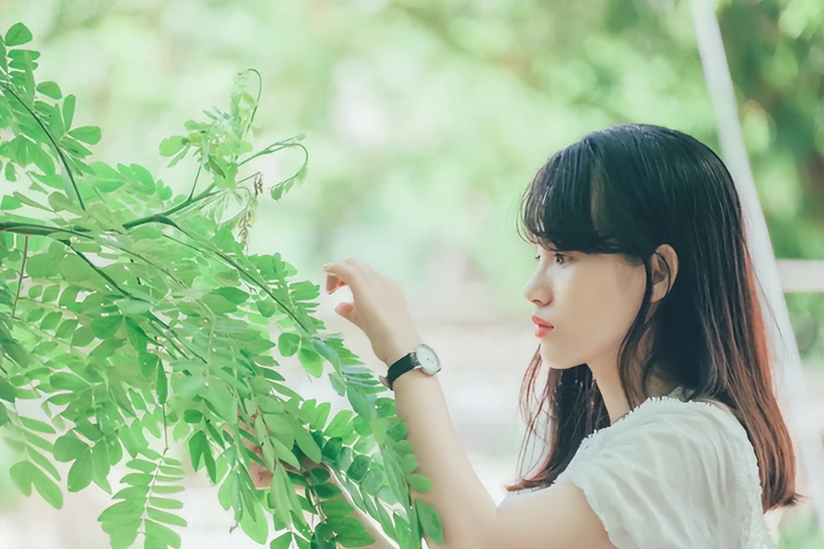 怕失去你，所以不敢说出口的每句在乎，都藏在沉默里最深的温柔中