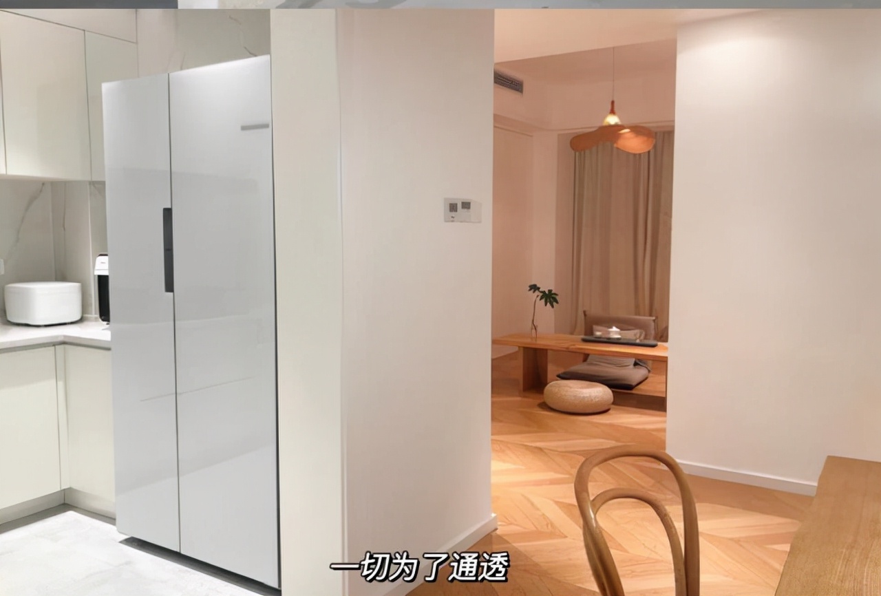 诚心建议：再买房一定买“横厅”户型，学她家装成中古风，超有品