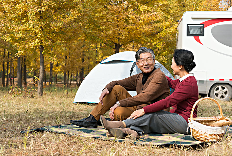 成都63岁老人新观念，朋友圈养老，8万元买二手车全国自驾游