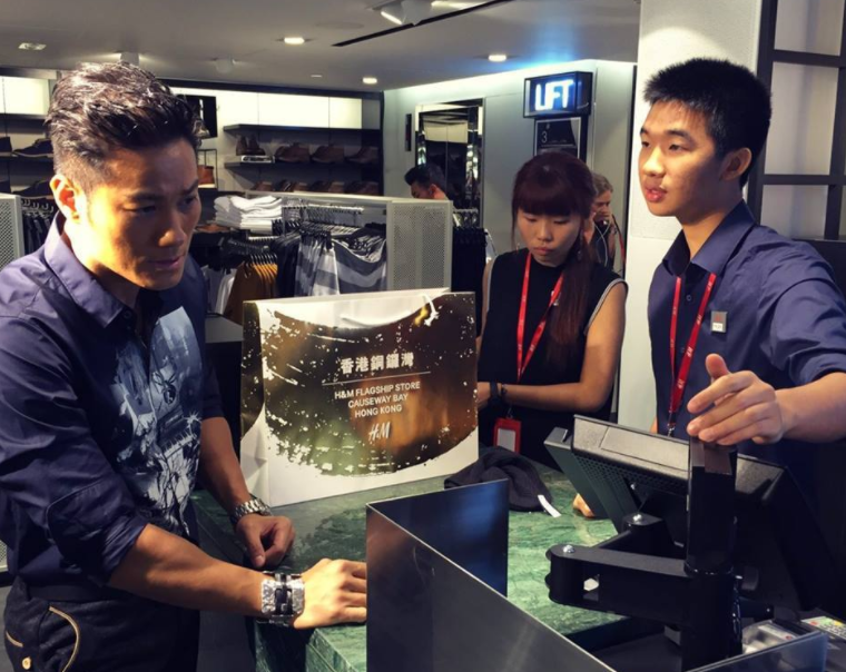 红得快，沉得也快，这7位“风光不再”的港星，如今有人露了原形