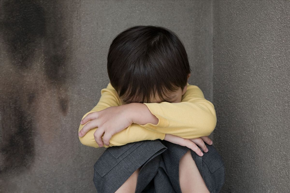 孩子哭闹时,说这两句话比说10句"别哭了"更管用,妈妈快学起来