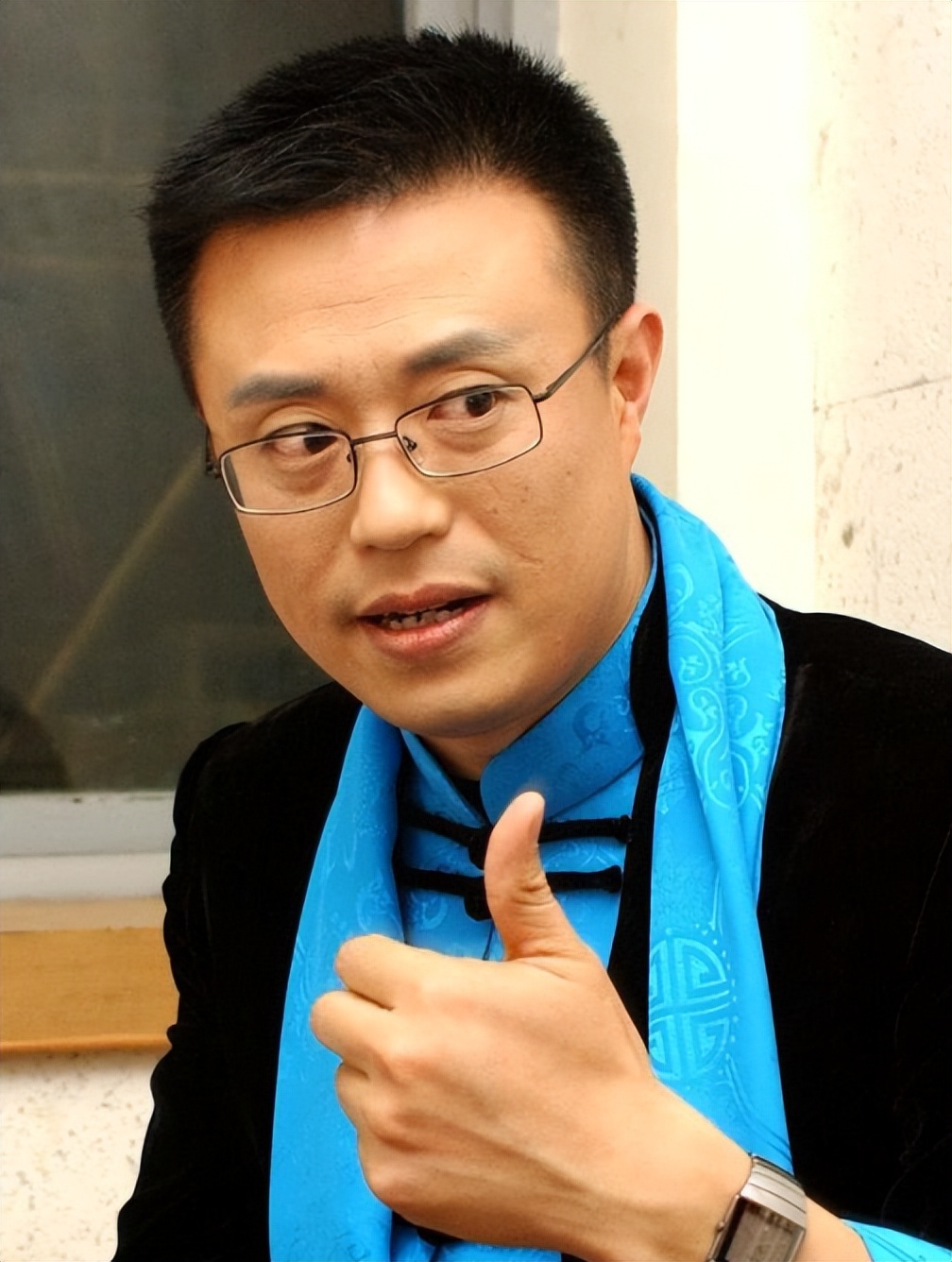 白燕升:不抛弃瘫痪妻子,婚后连生二胎,如今一家四口其乐融融